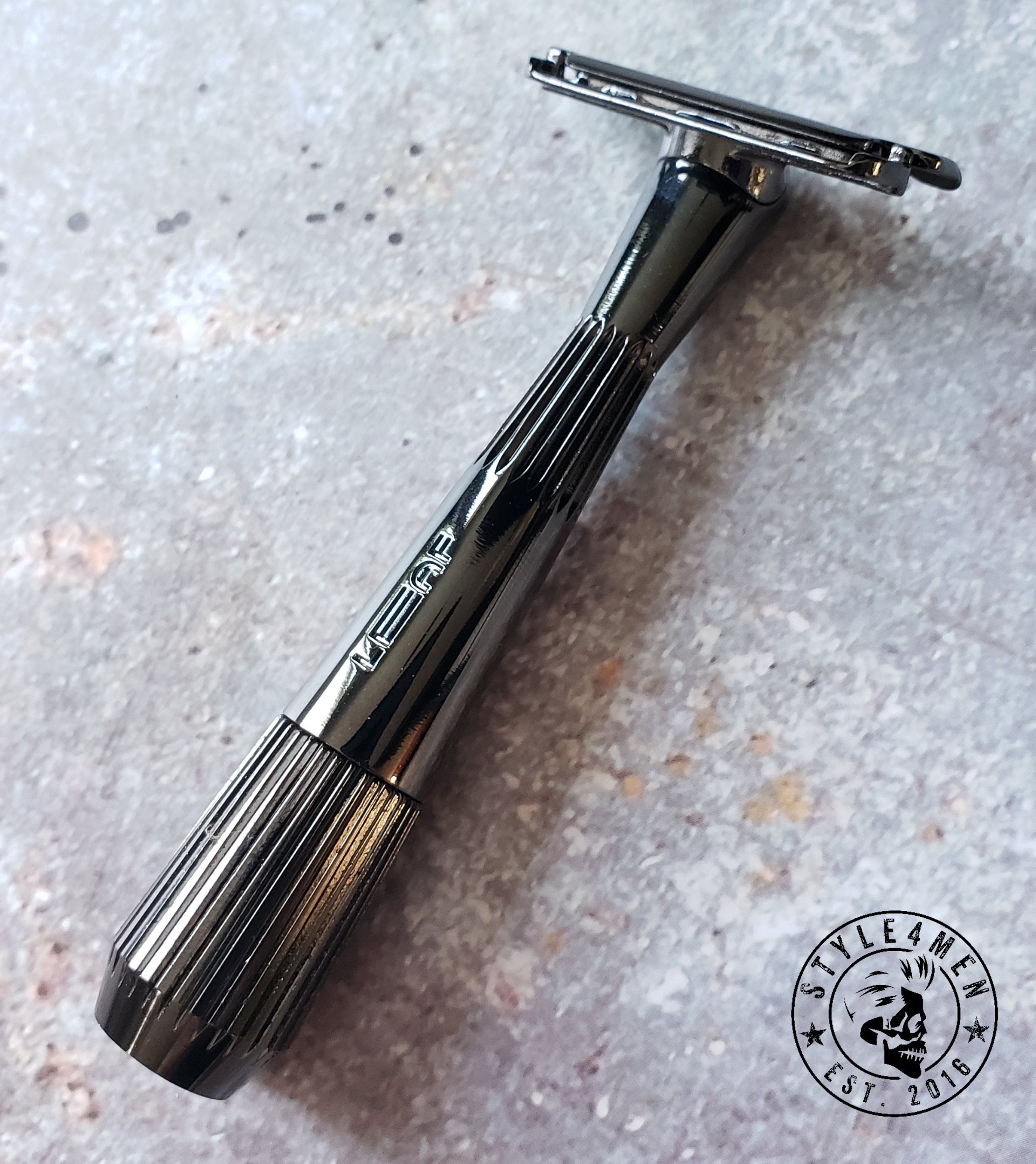 Leaf Shave is back with the TWIG – a single blade safety razor
