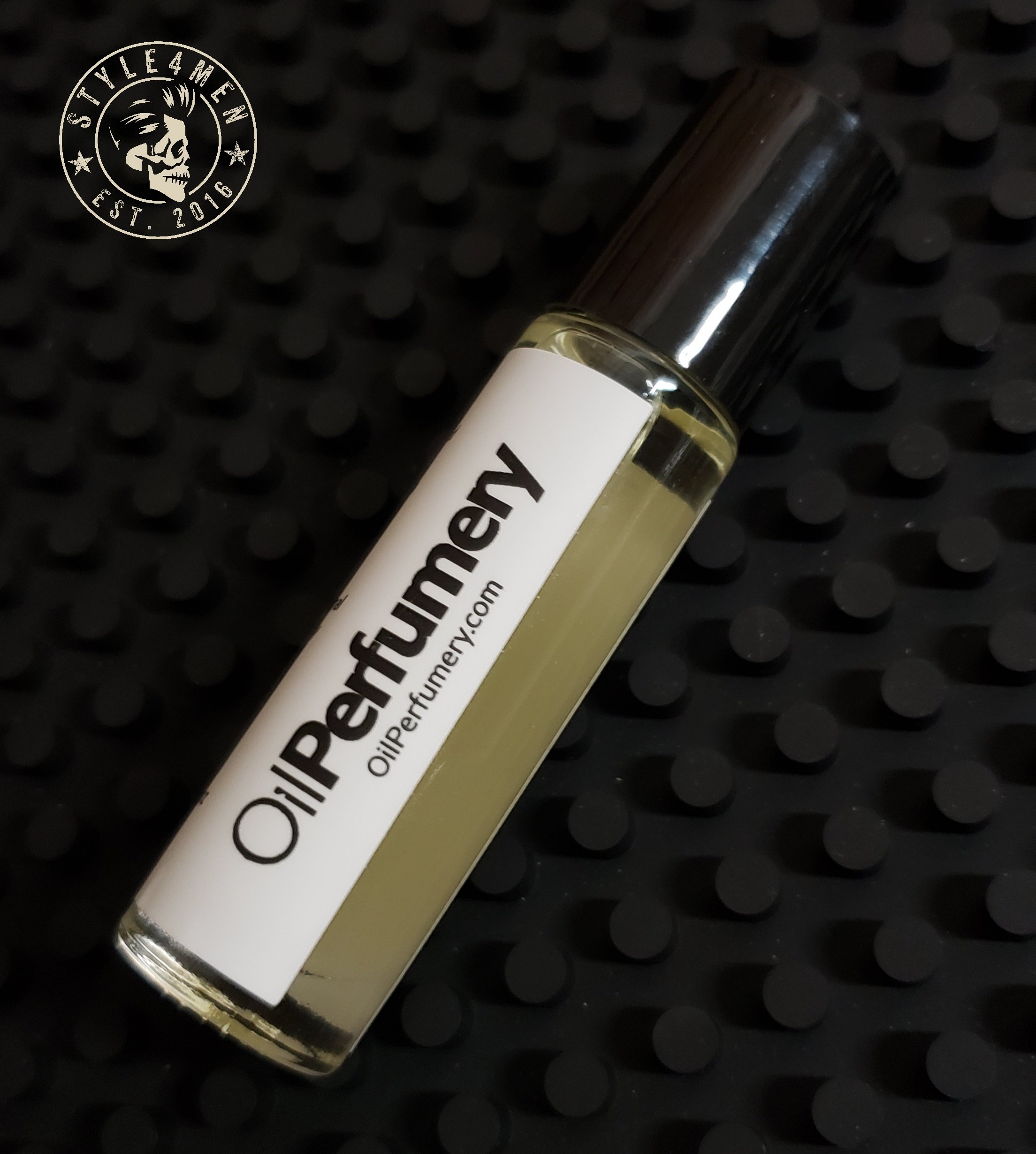 Exploring an “impression” fragrance of Creed Aventus by Oil Perfumery